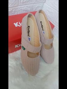 Flatshoes Wanita: Sepatu Slip On & Selop Terbaru