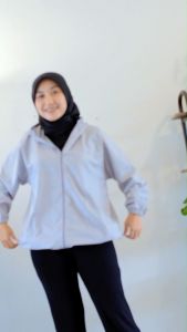 GRAFFITY Jaket Parasut Olahraga Wanita Running Ultra Ringan Anti Angin Adem Dan Nyaman