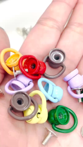 หมุดโลห สีสันสดใส รวมสี หมุด โลหะ ขนาด กว้าง10mm สูง18mm DIY อุปกรณ์งานฝีมือ พวงกุญแจ ติดกระเป๋า