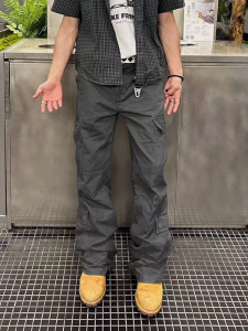กางเกงขายาวทรงตรงสีเทาสไตล์ย้อนยุคแบบอเมริกันสำหรับผู้ชาย กางเกงขายาวทรงหลวมสบาย ๆ สำหรับใส่ไปทำงานในช่วงฤดูใบไม้ผลิและฤดูร้อน