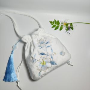 Autumn Winter Plush Crossbody Bag Han Dynasty Style Pearl Handbag Womens Soft Canvas Interior Zipper Pocket Commuter Bag