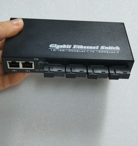 Fiber Optical Switch 4 1.25G SC 3 1000M RJ45 Gigabit Ethernet Switch 4F3E Ethernet Switch 4 Fiber Port 20KM 3 UTP RJ45 Media Converter with 5V2A power supply