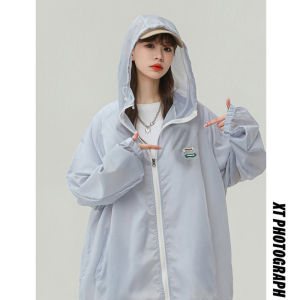 ผู้หญิง ฤดูร้อน หลวม ป้องกันรังสียูวีพอดี เสื้อแจ็คเก็ต UPF50+ ระบายอากาศได้ดี ผ้าไหมน้ําแข็ง น้ำหนักเบา แขนยาว ซิป มีฮู้ด สตรีทสไตล์