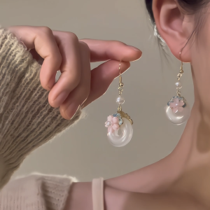 New Chinese Style Tassel Earrings Womens Fashionable Qipao Ear Jewelry Alloy Plated Silver Gold Ancient Chinese Ethnicity