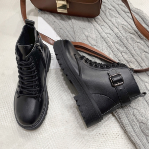 Fried Street Boots Womens British Style Fashion Ins Cool Motorcycle Boots 2024 New Arrival Thick Sole Velvet Short Boots Thin Thin Boots