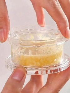 【B1T5】Kitchen Multifunctional Garlic Crusher Manual Garlic Press Roll Crusher Chopper Kitchen Gadgets Accessories White