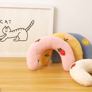 Pet Dog Toy Moon Shape Toy for Dogs Cats Sleeping Pillow Dog Chew Training Toy High Quality Plush Toy for Puppy