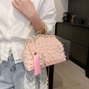 กระเป๋าสะพายไหล่กระเป๋าสะพายข้างสตรีฝังมุกกระเป๋าถือห้อยข้อมือสไตล์จีนประดับพู่ห้อยจี้กระเป๋าทรงเปลือกหอยกระเป๋าคลัทช์ตอนเย็นกระเป๋าแฟชั่นปักลายดอกไม้พร้อมสายโซ่แพ็คอินเนอร์ที่หุ้มด้วยเพชรสุดหรู