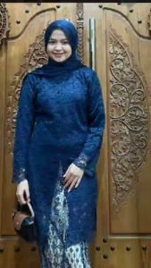 Stelan dan Atasan Kebaya Tunik Krah Model Elegan Belah Depan Kebaya Wisuda Kebaya Indonesia