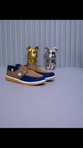 รองเท้ากีฬาชาย ทนต่อการสึกหรอและป้องกันการลื่น มีสไตล์และระบายอากาศได้ดี ผ้าใบรองเท้า