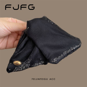 Korean Hepburn Style Triangular Diamond Claw Clip Womens New Fullness at Back of Head Updo Shark Hair Clip Fashionable Hair Accessories