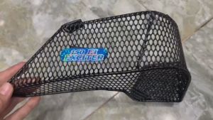 Rổ treo bên hông xe Exciter 150 và ốc nằm trên