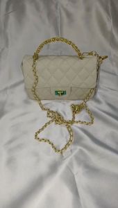 Tas Selempang Wanita Import: Tas Berkualitas Tinggi untuk Berbagai Acara