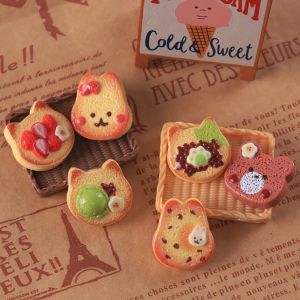 10PCS Miniature Dollhouse Food Simulation Cartoon Rabbit/Cat/Bear Toast Bread Model Toys For Doll Accessories