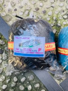 TALI RAFIA/ TALI PLASTIK CAP OKE TALI PELANGI PLASTIK