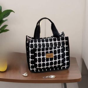 Large Capacity Canvas Lunch Box Bag Portable Handheld Bento Bag for Office Workers Stylish And Functional Storage Solution