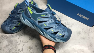 HOKA One One Hopara Sandals รองเท้าแตะชายหาดสวมใส่สบายแมทช์ง่ายสีฟ้าแบบเดียวกับผู้ชายและผู้หญิง