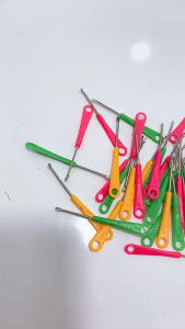 Korek kuping besi warna isi 10 kodi/200pcs