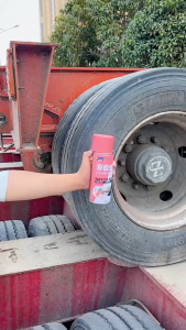 480ml Multi-Purpose Gloss Spray Bottle Used For Items Such As Furniture / Leather / Plastic Surfaces / Tables And Chairs / Car Covers Anti-Fade Glossy Color As Beautiful As New