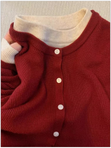 PEIXI | Elegant Two-Tone Red Knit Sweater