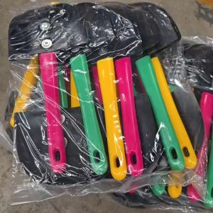 ไม้กวาดน้ำยางพารา ไม้กวาดยาง ด้ามพลาสติก คุณภาพดี จับถนัดมือ แพ็ค 12อัน