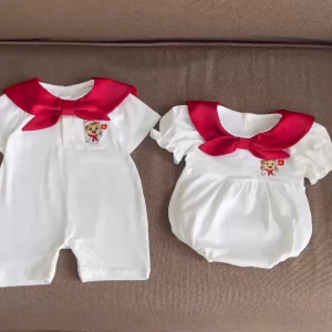 BD290 Bodysuit áo liền quần khăn đỏ thêu em bé cầm cờ RIOKIDS cho bé trai bé gái