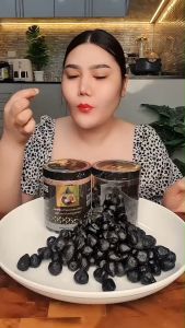 กระเทียมดำภูเขาไฟ 500 กรัม ซื้อ 2 แถม 1 ฟรี!!! จากราคาปกติ 1950.- พิเศษเพียงง