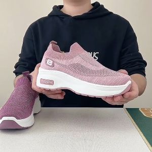 Breathable Flyknit Top Sports Shoes For Women Running Shoes Soft Platform Sole Sneaker For Women