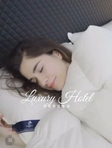 Plain White Comforter Filler Quilts for Double Queen and King Size Bedsheets