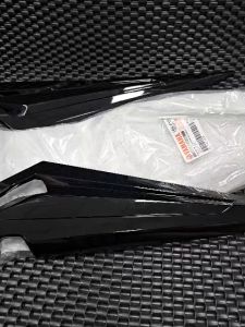 Tam Giác Nhỏ bên trái màu Đen Nhám exciter 2005-2010 yamaha chính hãng dành cho ae