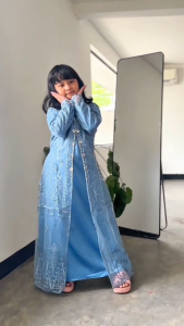 Gamis Brokat Anak Perempuan Regina Kids Velvet Mix Brukat Aplikasi Payet M L XL XXL Muat Usia 6 - 11 Tahun Baju Muslimah Anak Terbaru Untuk Ngaji