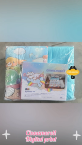 JESSICA Digital Print ชุดผ้าปูที่นอน ชินนามอนโรล Cinnamoroll JP004 สีฟ้า #เจสสิกา ชุดเครื่องนอน 3.5ฟุต 5ฟุต 6ฟุต ผ้าปู ผ้าปูที่นอน ผ้านวม ชินนาม่อนโรล