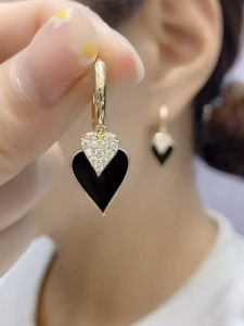 Fashionable Black Heart Queen Earrings: A Sensational Choice