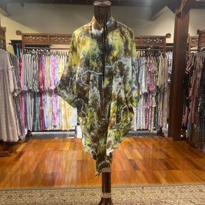 Cardigan Viscos by Dian Pelangi LIMITED EDITION Outer Cardi Bolero Vest Outfit OOTD Kerja Kantor Pesta Kondangan Casual Formal Wanita Cantik Anggun Modis Modern Elegan Simple Mewah Model Korea Terbaru Motif Batik Tie Dye Jumputan Hand Made Kekinian