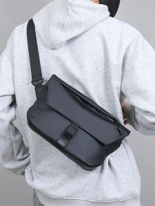 กระเป๋าสะพายข้างผู้ชาย กระเป๋าสะพายข้างแบบลำลอง กระเป๋าหนังสือพิมพ์แบบสะพายข้าง เหมาะกับวัยรุ่น กระเป๋าสะพายข้างสไตล์เกาหลี