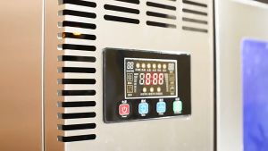 MÁY LÀM ĐÁ ĐỂ BÀN 180KG/NGÀY CHẤT LIỆU INOX 304 CHẮC CHẮN. THƯƠNG HIỆU LUXEM CÔNG NGHỆ NHẬT BẢN