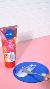 (PAKET HEMAT ISI 3) NIVEA Body Serum Extra Bright 10 Super Vitamins SPF15 180ml - Hand body serum moisturizer menyamarkan noda flek hitam dark spot mencerahkan kulit kusam badan glowing brightening tone up lembap - 10x Vitamin C Niacinamide Pomegranate