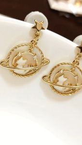 Gold blingbling space cat cat pendant earrings金闪闪blingbling的太空猫猫吊坠耳环