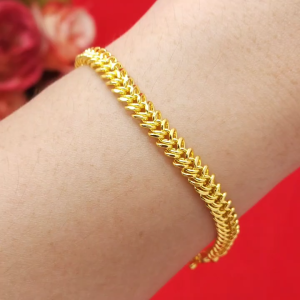 สร้อยข้อมือทองลายเลสบิท(เลสตัว M) ความยาว 7 นิ้ว เทียบเท่า 2 สลึง ทองชุบ ดีไซน์สวย แฟชั่น มีปลายทาง