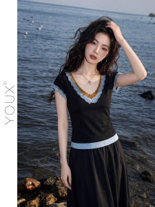 Retro Lace Trim Color Block Slim Fit Tshirt