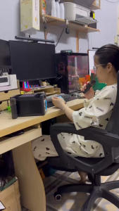 Loa Karaoke Xách Tay A831 Bass Mạnh Tặng 2 Micro Thay Đổi Giọng Nói Jack 3.5 Nghe Lớn Hát Hay