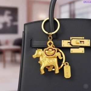 Móc Khóa Ngựa Cõng Thỏi Vàng Nguyên Khối Xoay 360 Độ - Mã Thượng Hữu Tiền - Rước Lộc Về Tay Vận May Tới Tấp