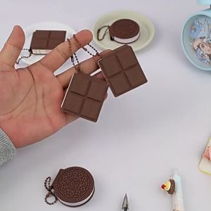 พวงกุญแจสมุดโน้ต สมุดโน๊ต ลายช็อคโกแลต มี 54 แผ่น ไร้เส้น ขนาด A7 ห้อยกระเป๋าได้ 1ชิ้น