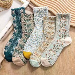 5 Pairs of Retro Three-dimensional Relief Socks WOMENS Medium Length Socks Slim and Cute in Summer Forest Style and Artistic
