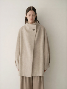 INSIS FEMME | Short Horn Button Woolen Coat
