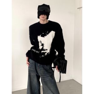 เสื้อสเวตเตอร์คอปกกลมแขนยาวทรงหลวมสำหรับผู้ชาย สไตล์ลำลอง ฤดูหนาว 2023 เสื้อสเวตเตอร์ขนสัตว์เนื้อนุ่มแบบลำลอง สีดำขาว โพลีเอสเตอร์ คอตตอน