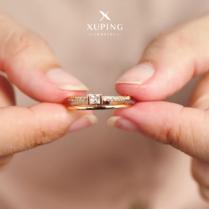 Xuping Cincin Emas Permata Kotak Baris Susun 0121240656