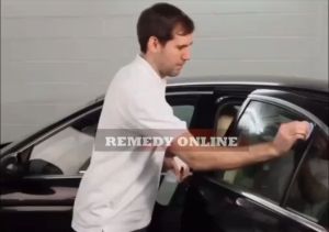 Perodua Bezza Tinted Kereta 4 Door Tinted 2PLY UV99% Siap Potong Dark Black/Silver Black/Gold/Green/Blue