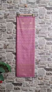 258.ผ้าฝ้าย ผ้าทอทั้งผืน ลายยกดอกเจ้าคุณพระ สีชมพู