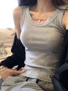 เสื้อกั๊กแขนกุดสีเทาสำหรับผู้หญิงในช่วงฤดูร้อน เสื้อคลุมกีฬาแบบเข้ารูป ดีไซน์กระชับสัดส่วน ใส่ด้านนอกได้ แฟชั่นสตรีท